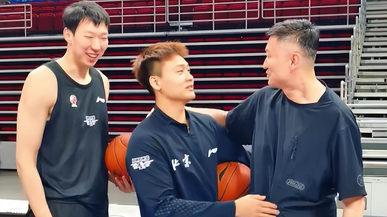 大魔王18+8淘汰广东！崔永熙拖后腿,徐杰被打回原形,杜锋争冠梦碎